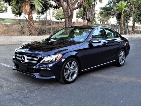 Used 2015 Mercedes-Benz C 300 Sedan image 3