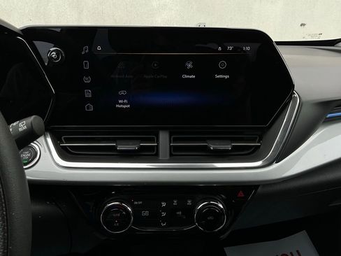 Used 2025 Chevrolet Trax LT image 24