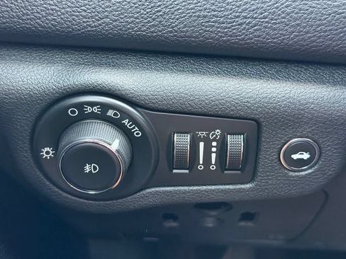 Used 2015 Chrysler 200 S w/ Comfort Group AWD/4WD image 26
