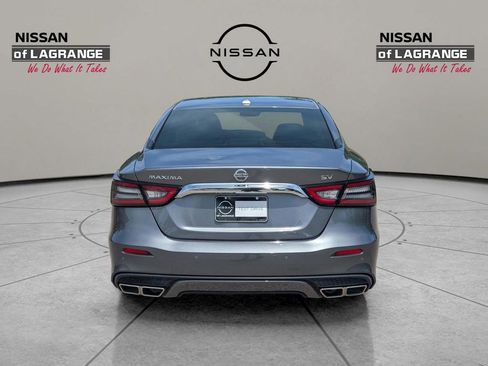 Used 2022 Nissan Maxima SV w/ Floor Mat Group FWD image 6