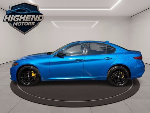 Used 2020 Alfa Romeo Giulia AWD w/ Quick Order Package 22J Sport image 3