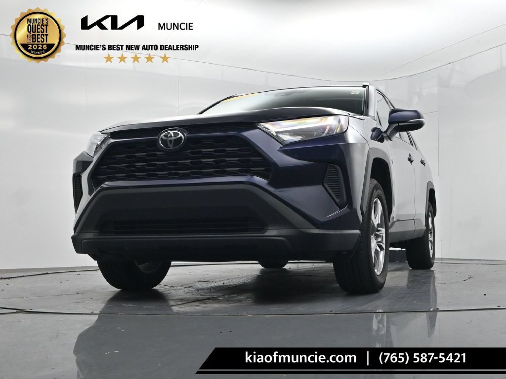 Used 2025 Toyota RAV4 XLE AWD/4WD image 38