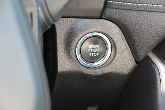 Used 2025 Toyota RAV4 XLE FWD image 28
