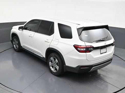Used 2023 Honda Pilot EX-L image 11
