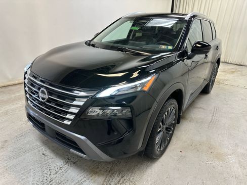 Certified 2025 Nissan Rogue SL w/ Tech Package AWD/4WD image 9