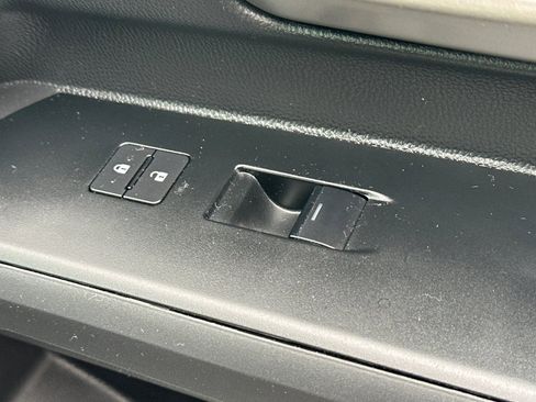 Used 2025 Toyota Tacoma TRD Sport w/ TRD Sport Upgrade Package image 21