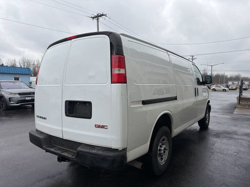 Used 2017 GMC Savana 2500 RWD image 6