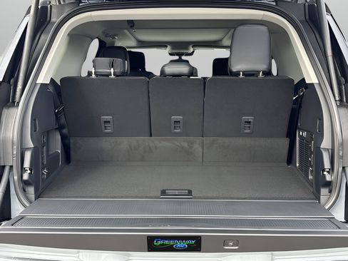 New 2025 Ford Expedition Platinum image 8