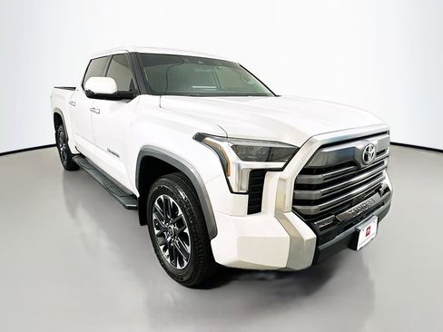 Used 2024 Toyota Tundra Limited w/ Power Package AWD/4WD image 3