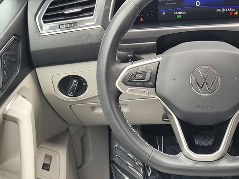 Used 2022 Volkswagen Tiguan SE FWD image 13