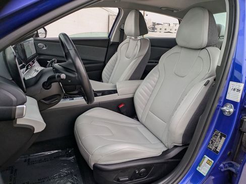 Used 2025 Hyundai Elantra Limited FWD image 23