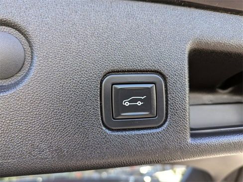 Used 2020 Chevrolet Equinox LT image 13