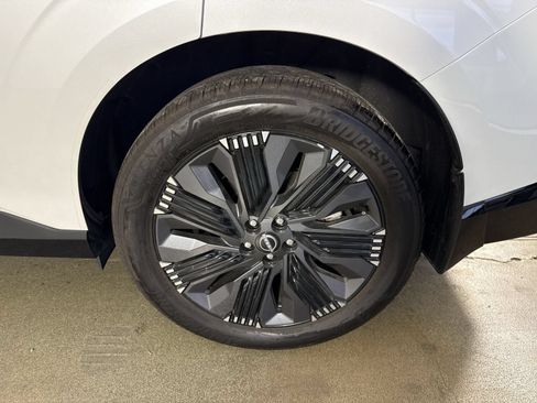 Certified 2025 Nissan Murano Platinum w/ Cargo Package AWD/4WD image 6