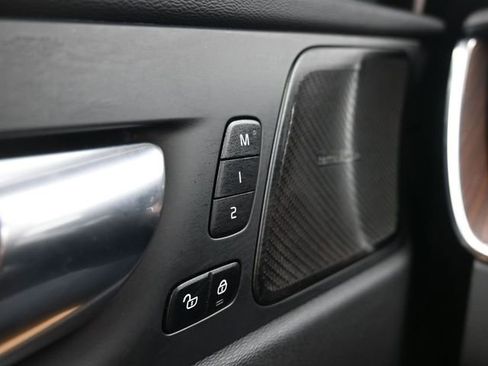 Used 2023 Volvo XC60 B5 Ultimate w/ Protection Package Premier image 31