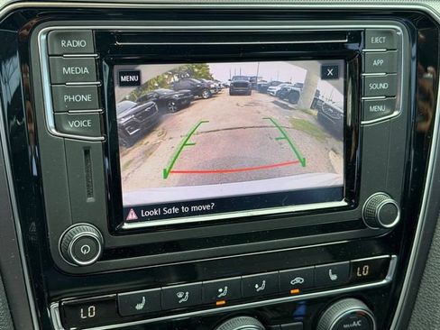 Used 2018 Volkswagen Passat 2.0T R-Line FWD image 18