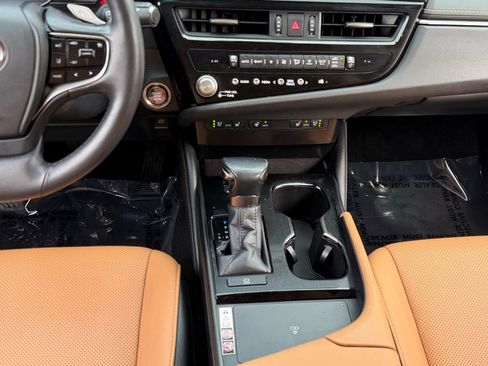 Used 2023 Lexus ES 350 w/ Premium Package FWD image 13