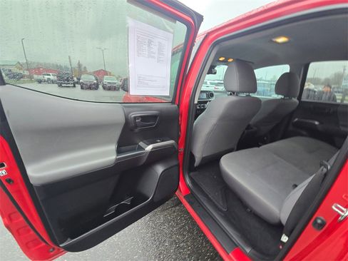 Used 2019 Toyota Tacoma SR5 image 10