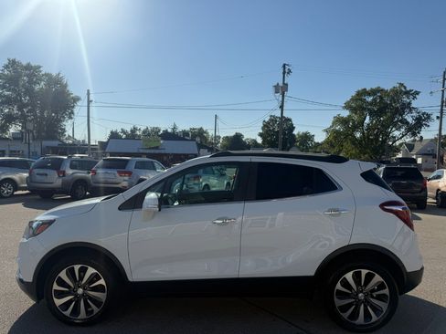 Used 2017 Buick Encore Essence image 2