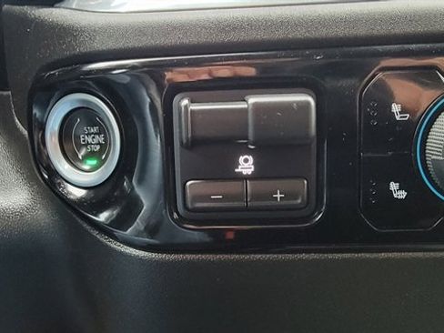 Used 2024 Chevrolet Silverado 3500 LT image 39