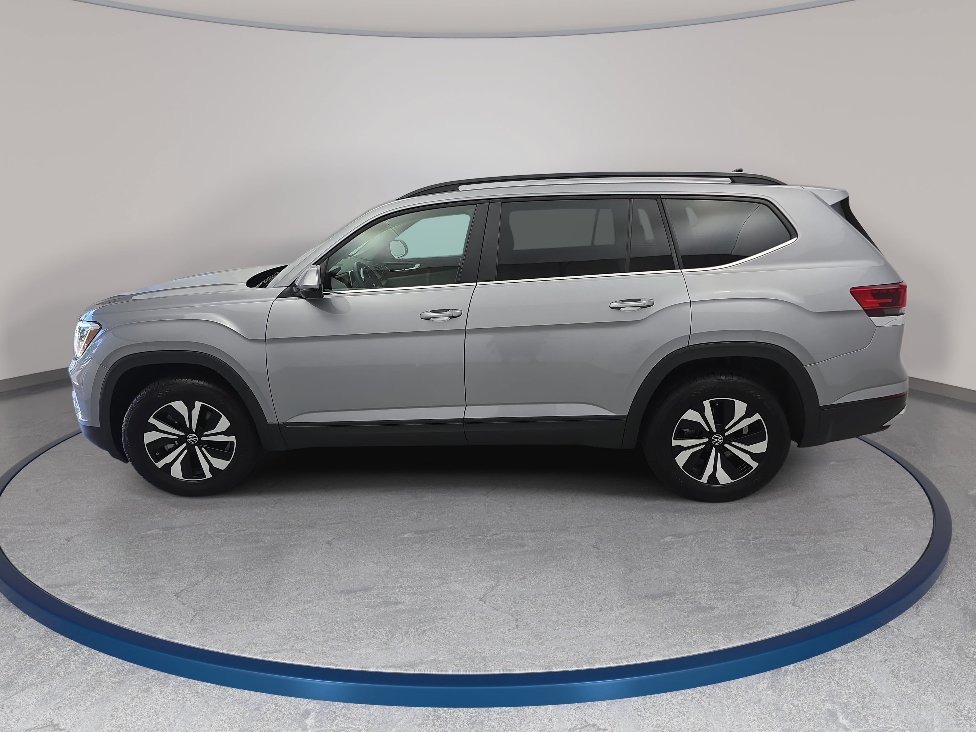 Used 2026 Volkswagen Atlas SE FWD image 8