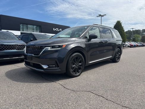 Used 2024 Kia Carnival SX image 1