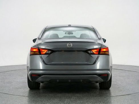 Used 2025 Nissan Altima 2.5 SV FWD image 7