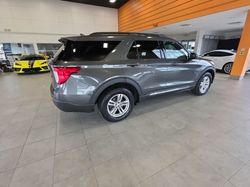 Used 2020 Ford Explorer XLT w/ Equipment Group 202A AWD/4WD image 9