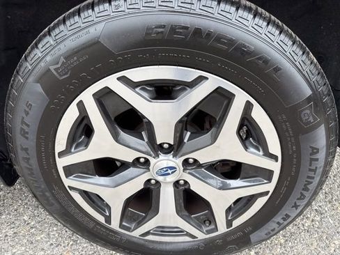 Used 2020 Subaru Forester Premium image 9