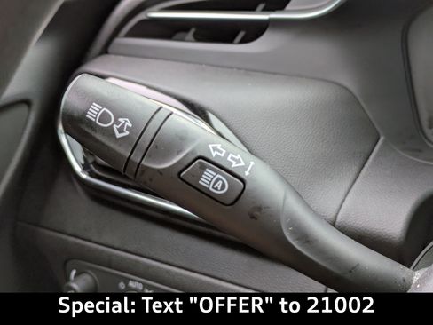 Used 2023 Chevrolet Bolt EUV LT image 29