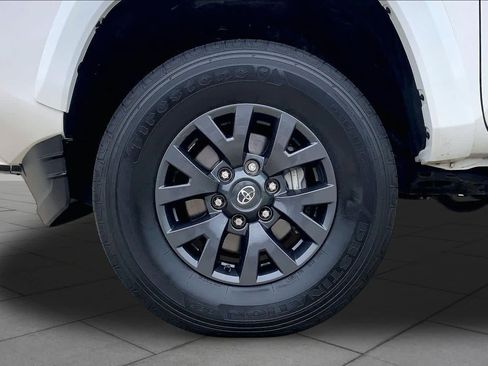 Used 2023 Toyota Tacoma SR5 RWD image 11