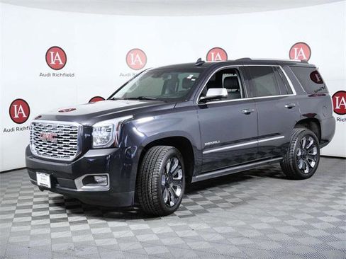 Used 2020 GMC Yukon Denali w/ Denali Ultimate Black Edition image 4