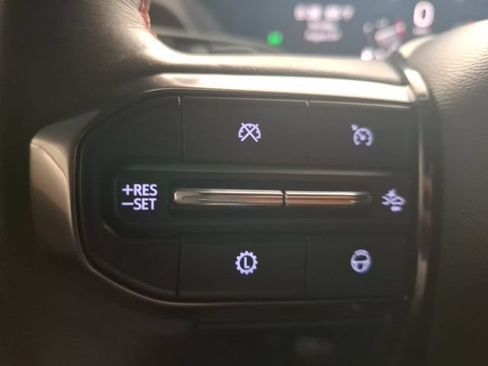 Used 2025 GMC Yukon AT4 Ultimate AWD/4WD image 31
