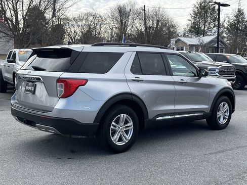 Used 2021 Ford Explorer XLT w/ Equipment Group 202A image 10
