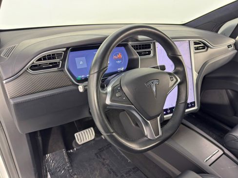 Used 2017 Tesla Model X 75D image 13