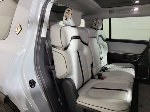 Used 2024 Rivian R1S Adventure AWD/4WD image 23
