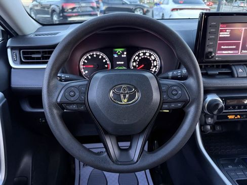 Used 2021 Toyota RAV4 LE FWD image 16