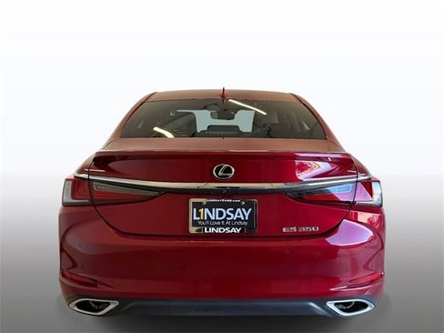 Certified 2022 Lexus ES 350 w/ Premium Package image 11