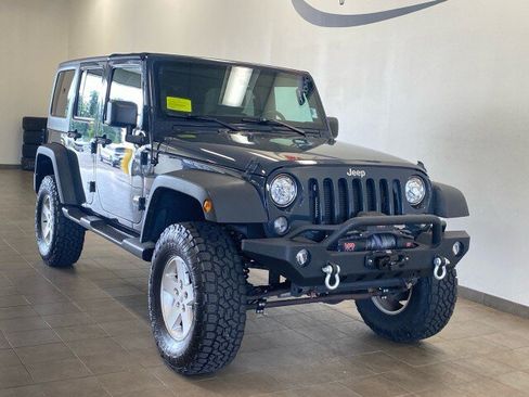 Used 2017 Jeep Wrangler Unlimited Sport w/ Quick Order Package 24S AWD/4WD image 2