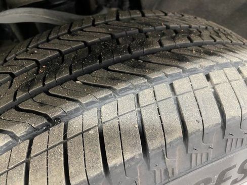 Used 2023 Chevrolet Silverado 1500 LT image 8