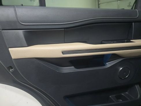 Used 2024 Ford Expedition XLT image 16