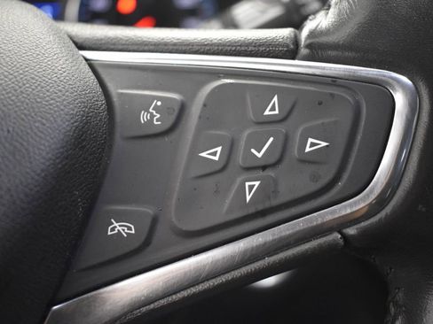 Used 2020 Chevrolet Equinox LT image 47