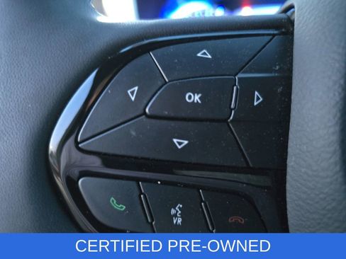Used 2025 Chrysler Pacifica Limited FWD image 19