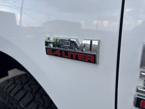 Used 2014 RAM 3500 Tradesman w/ Chrome Appearance Group image 15