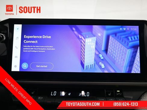 Used 2025 Toyota Camry XLE image 13