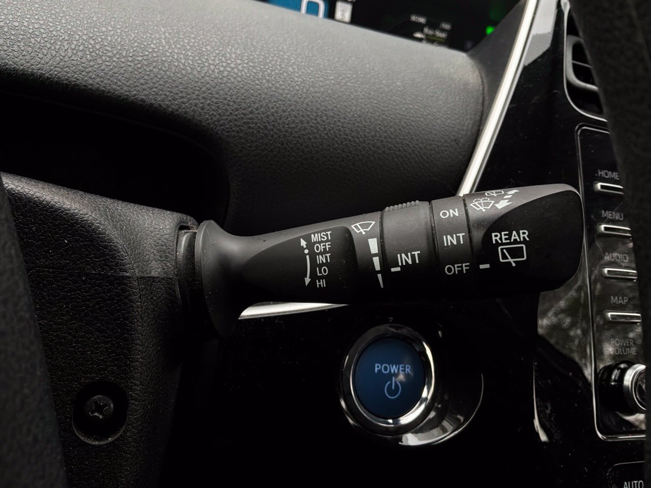 Used 2021 Toyota Prius LE FWD image 40