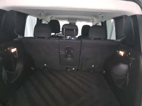 Used 2016 Jeep Renegade Latitude AWD/4WD image 7