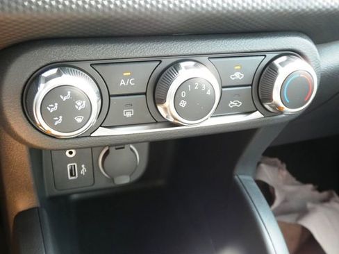 New 2025 Nissan Kicks Play S image 14