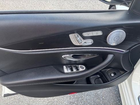 Used 2018 Mercedes-Benz E 300 E300 Luxury 4MATIC Sedan image 12