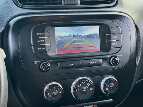 Used 2019 Kia Soul FWD image 15