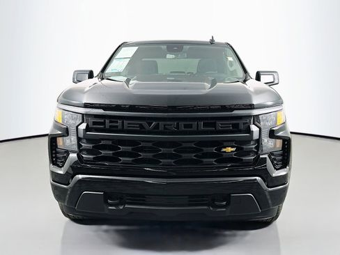 Used 2024 Chevrolet Silverado 1500 Custom image 2